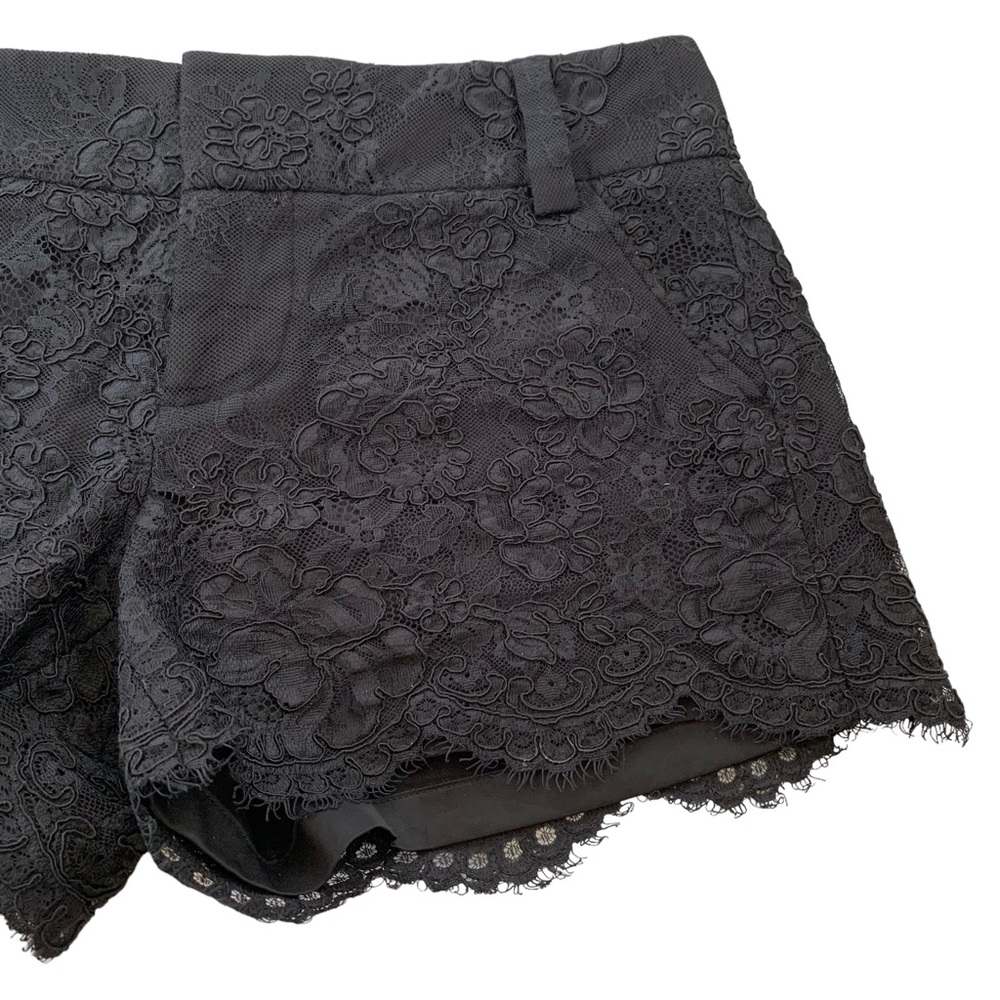 Alice + Olivia Black Lace Scalloped Hem Shorts Size S - Picture 3 of 12